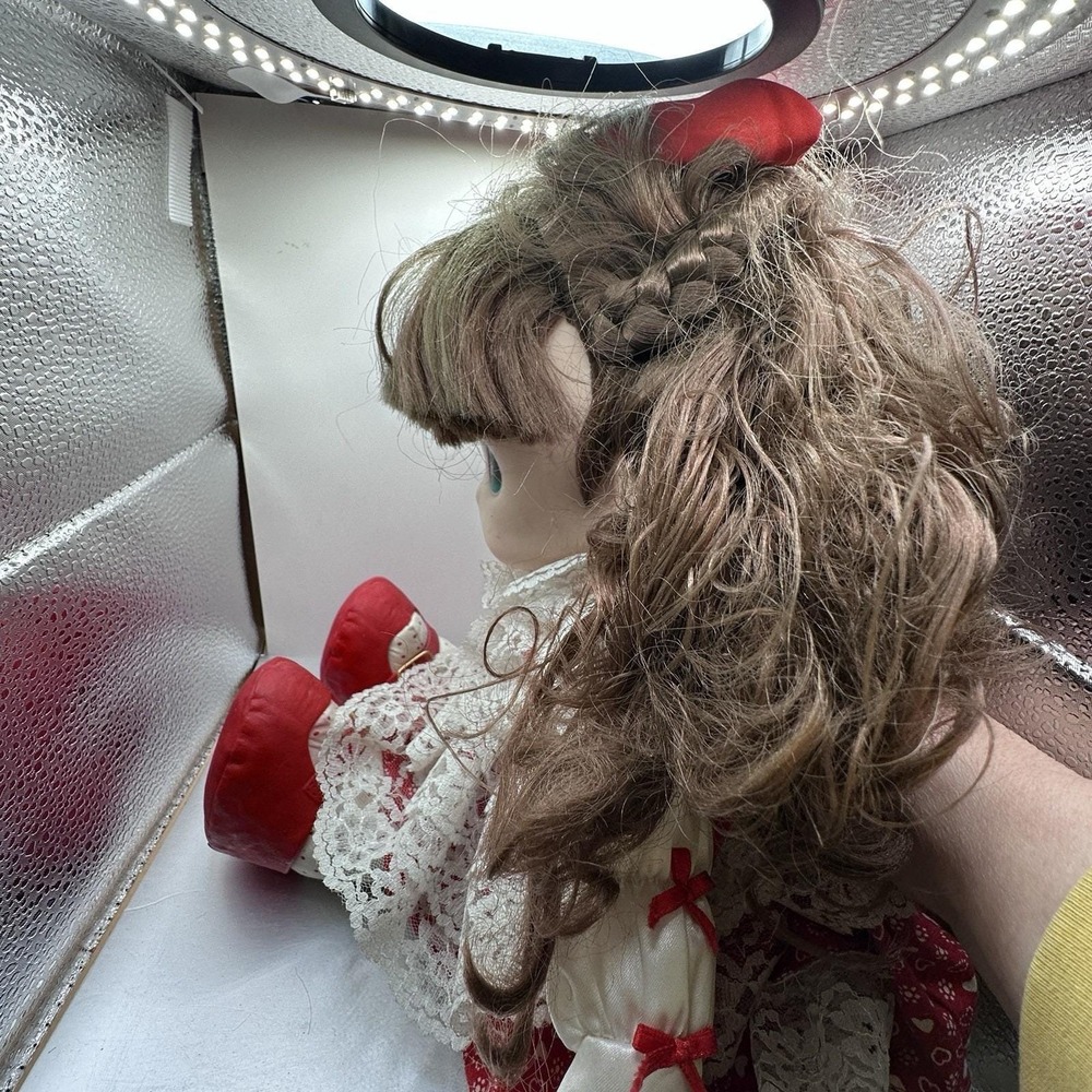 Vtg Precious Moments Doll In Red And White Dress W/ Hearts. Locket Necklace 1991 - Picture 10 of 10